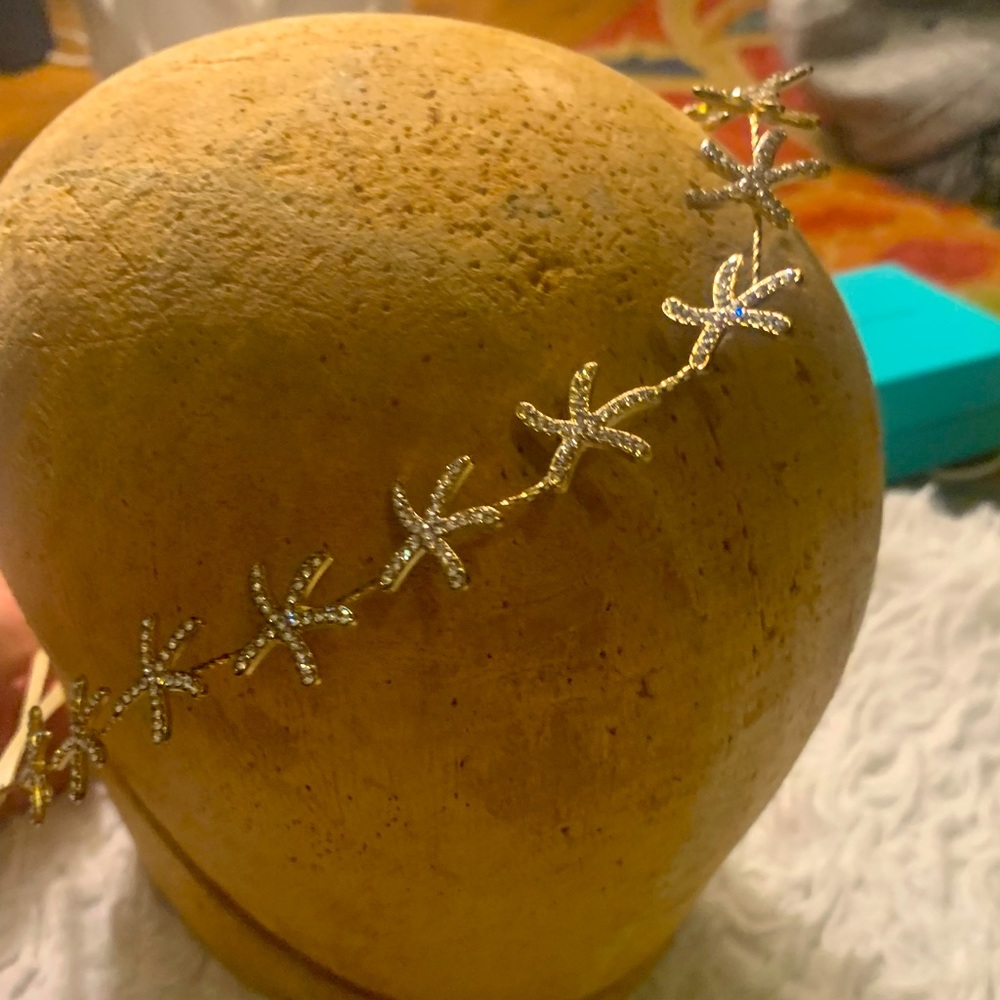 Bienvenu Girl’s Gold Crystal Starfish Crown/Headband - Picture 3 of 3